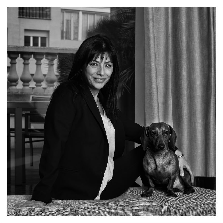 Alejandra González, de Bayer Hispania, dice #NoAlAbandono de perros